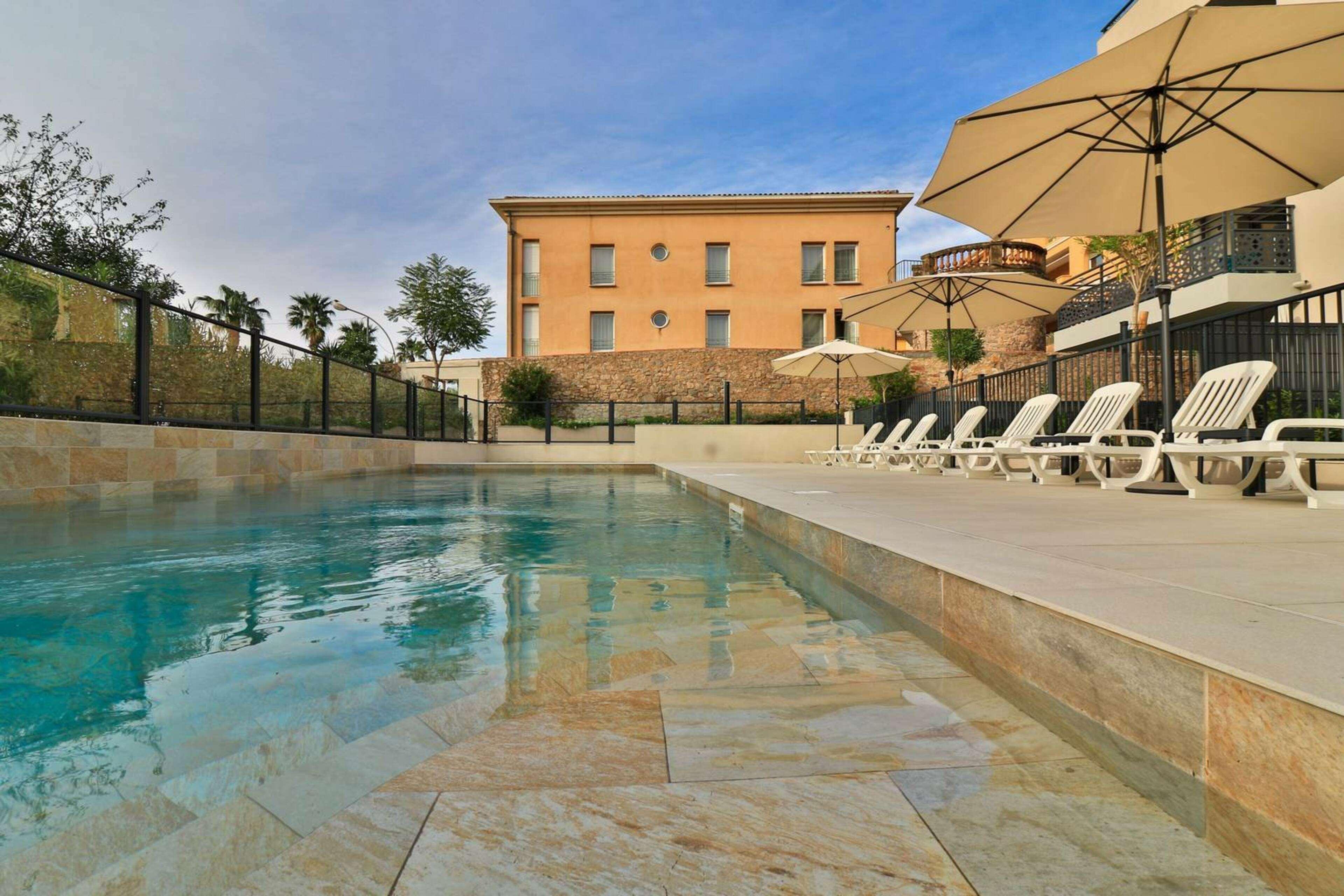 Hotel Sanary, Soleil Et Jardin - Renovation Hiver 2024-25 Eksteriør billede