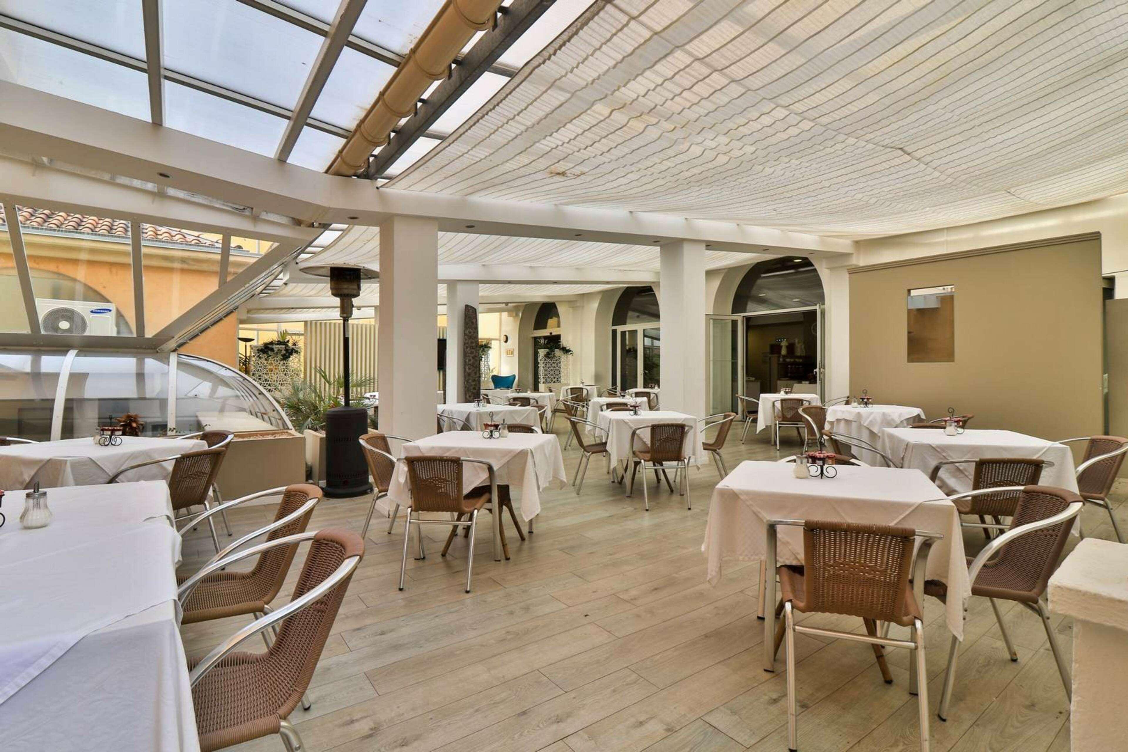 Hotel Sanary, Soleil Et Jardin - Renovation Hiver 2024-25 Restaurant billede