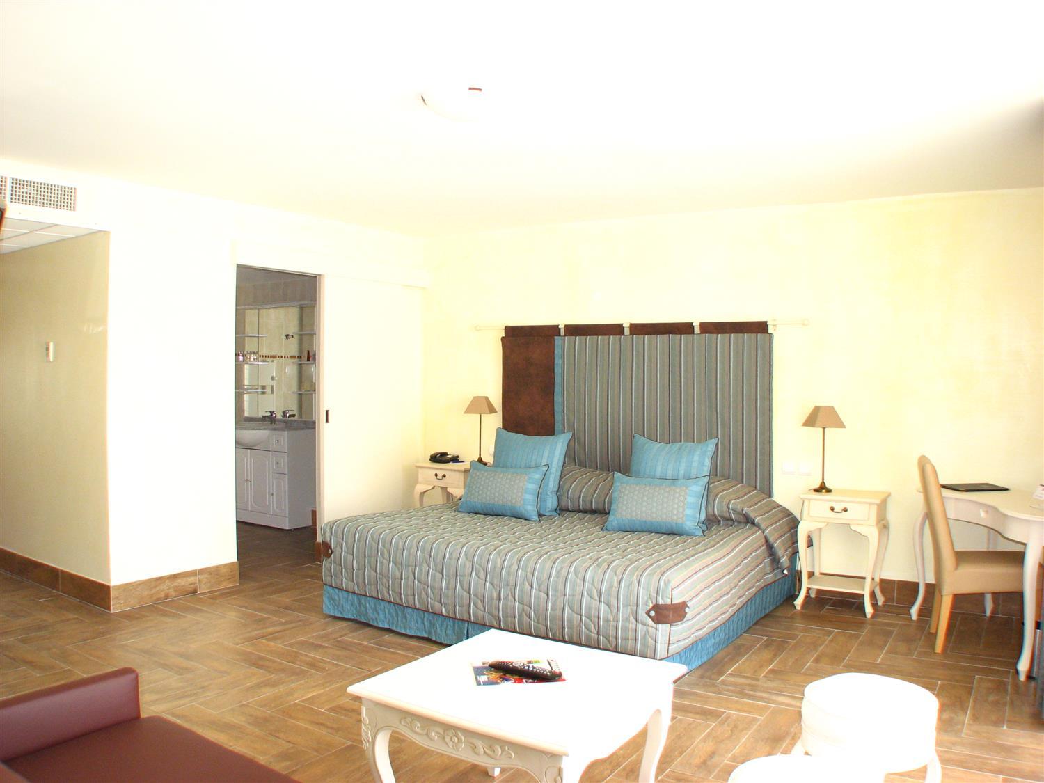 Hotel Sanary, Soleil Et Jardin - Renovation Hiver 2024-25 Eksteriør billede